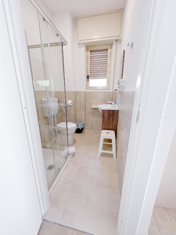Hotel Ambassador Laigueglia Bagian luar foto